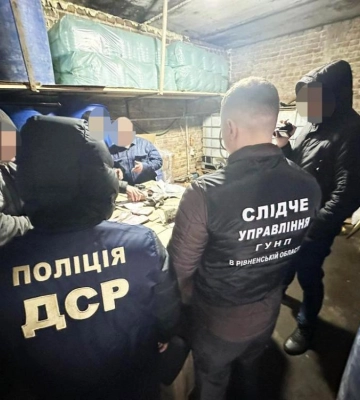 У Рівному в гаражі &quot;накрили&quot; підпільний цех з виготовлення сурогатного алкоголю