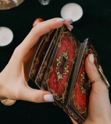 Ворожка з Instagram &quot;розвела&quot; дівчину на 67 тисяч гривень: фото