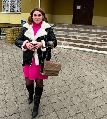 Скандал через фото у купальнику. Вихователька, звільнена за «аморальну поведінку», відсудила собі 120 тисяч гривень