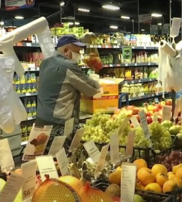 Вітамінний бум: у супермаркетах впали ціни на виноград та лимони
