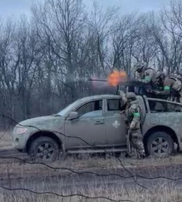 Бійці групи "АDAM" чеченського батальйону імені Джохара Дудаєва нищать окупантів із трофейного станкового кулемету. ВIДЕО