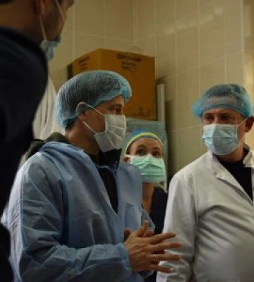 Українські та американські хірурги провели на Закарпатті унікальні операції