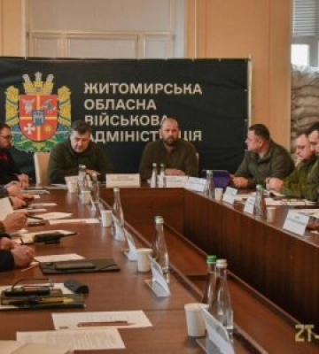 На півночі Житомирщини продовжують розбудовувати оборонні споруди