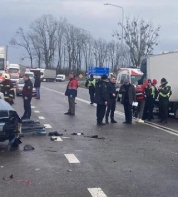 43-річна водійка і 14-річна пасажирка загинули в автозіткненні на Львівщині