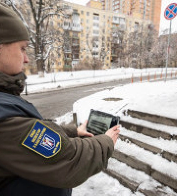Неприбраний сніг та МАФи. У Києві за зиму виявили майже 11 тисяч порушень благоустрою