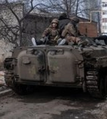 Бои вокруг Бахмута продолжаются, россияне не меняют основные направления атак – Генштаб