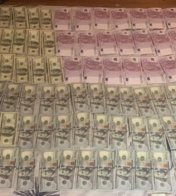 Во Львове коллаборант организовал работу обменников в Бердянске