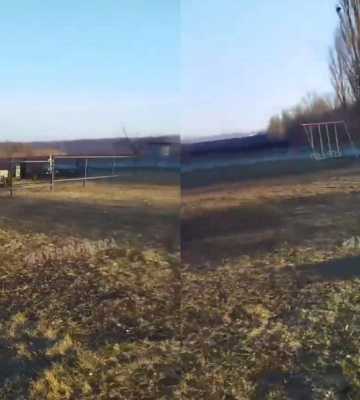 В Одесской области детскую площадку установили прямо на кладбище (видео)