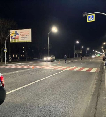 У Павлограді автомобіль збив жінку та поїхав з місця ДТП