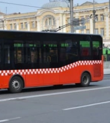 У Харкові на маршрути електротранспорту вивели автобуси