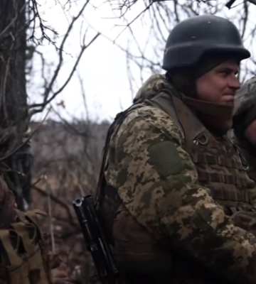 Бійці волинської бригади показали, як знищили колону російських вантажівок