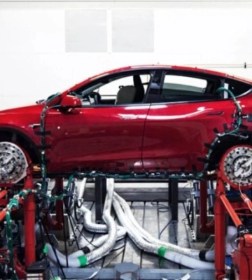 Ілон Маск розповів про недорогий автономний електромобіль Tesla