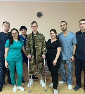Воїн з Волині, який втратив обидві ноги, знову почав ходити