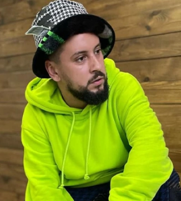 Це хіт! Monatik злив у мережу уривок пісні УВЛИУВТ українською