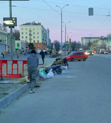 В Днепре возле &quot;Озерки&quot; убрали стоянку для автомобилей