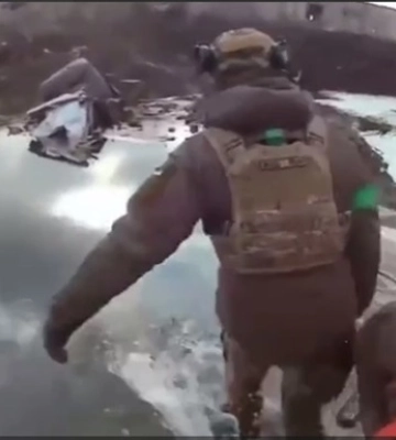 В сети появилось видео эвакуации раненых военных