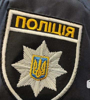 Криворізькі правоохоронці розшукали та повернули матері дівчинку, яка загубилася