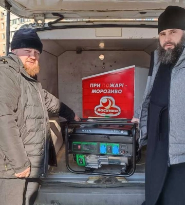Запорожская епархия УПЦ передала генераторы для ВСУ