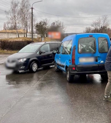 У Луцьку на Дубнівській Volkswagen зіткнувся з Renault