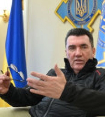 Бои продолжаются в городе и на окраинах: секретарь СНБО рассказал, что происходит в Бахмуте
