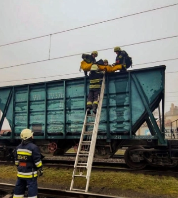 На Київщині підліток виліз на дах потяга і загинув від удару струмом