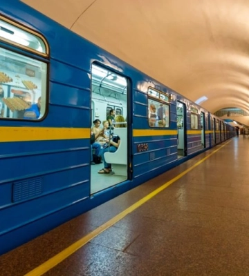В київському метро тимчасово не працюють деякі транспортні картки