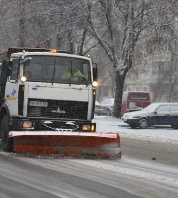 Засипало не тільки область, Рівне також чистять від снігу