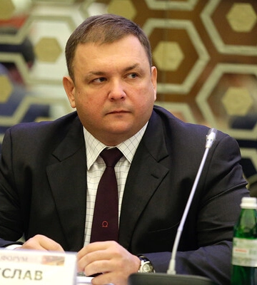 В КСУ вирішили крадькома реабілітувати звільненого за порушення присяги ексголову Шевчука В КСУ вирішили крадькома реабілітувати звільненого за порушення присяги ексголову Шевчука