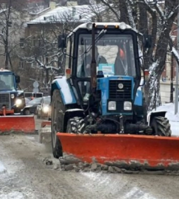 Дороги Львова вночі очищало 54 одиниці снігоприбиральної техніки, використано 249 м3 піскосуміші