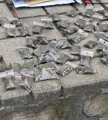 У Луцьку затримали чоловіка з 90 пакетиками психотропів
