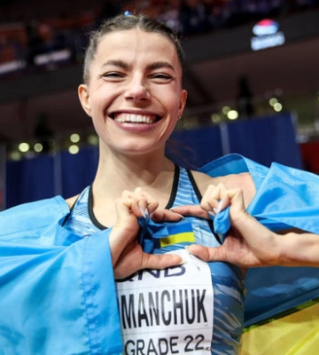 Марина Бех-Романчук позує на фоні неймовірної краси природи Німеччини. Фото