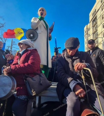 Сутички з поліцією та 54 затриманих. У Кишиневі тривають проросійські мітинги