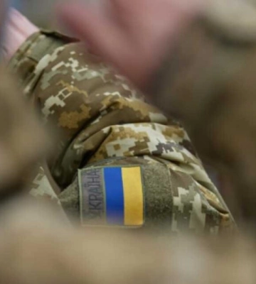 У мережі з&#039;явилося відео із Житомирщини, на якому офіцер вдарив солдата. Його відсторонили, почалося розслідування