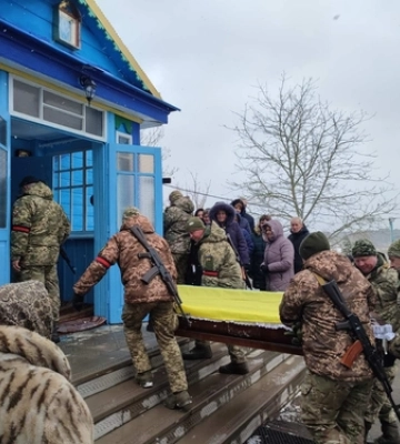 В Ківерцях в останню дорогу провели Ярослава Зінчука, який підірвався на міні в Ковельському районі 