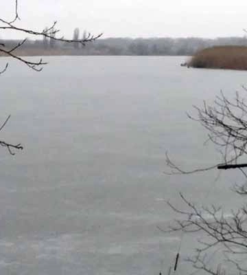 На Полтавщині двоє неповнолітніх провалились під кригу на міському ставку в Карлівці