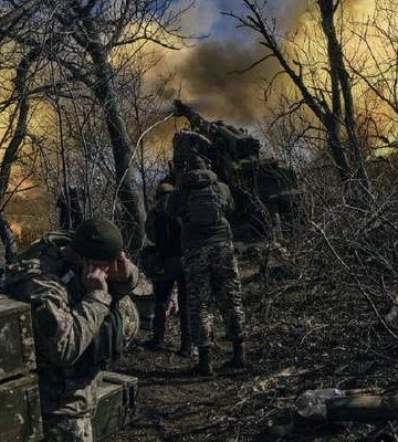 Россияне не оставляют попытки захватить Бахмут и ведут наступление еще на четырех направлениях — Генштаб
