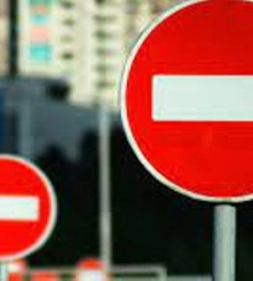 У місті на Одещині на двох ділянках перекрито рух автотранспорту