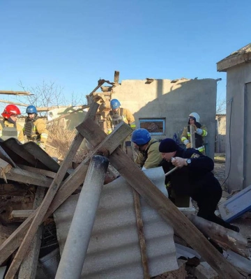 Окупанти обстріляли село на Миколаївщині, є загиблі й поранені