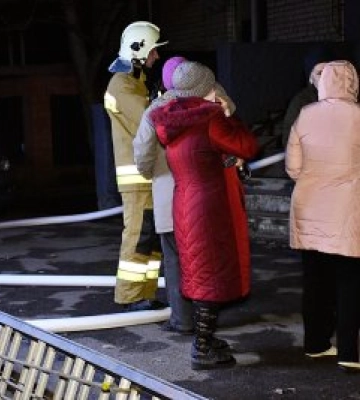 Рятувальники Миколаївщини за чергову добу тричі залучались на гасіння різного роду пожеж, на одній з яких врятували чоловіка