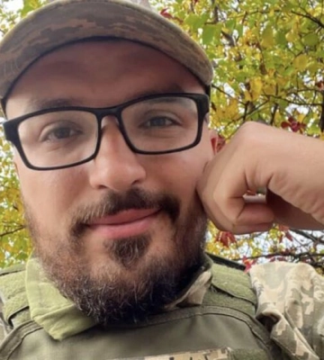 Защищая Украину, на войне погиб участник "Лиги смеха" Роман Иваненко Защищая Украину, на войне погиб участник "Лиги смеха" Роман Иваненко