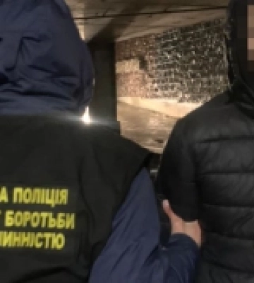 У Луцьку у наркокурʼєра вилучили заборонені речовини, вартість яких – два мільйони гривень
