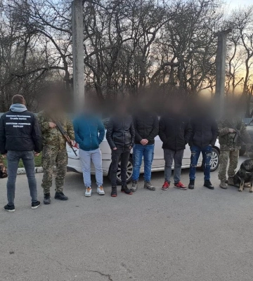 Тікали за кордон: на Закарпатті затримали 8 &quot;ухилянтів&quot; (ФОТО)