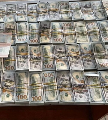 СБУ остановила на границе &quot;туристов&quot;, которые пытались ввезти наличные на 37 млн грн