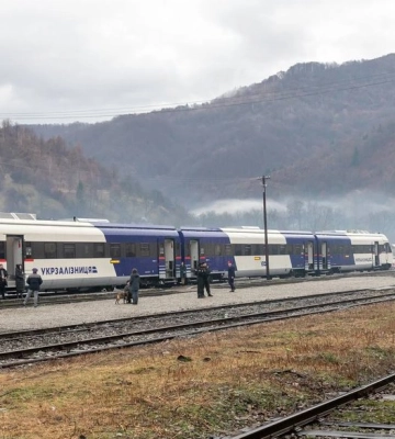Поїзд Львів - Рахів - Львів курсуватиме тільки у вихідні