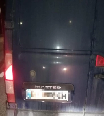 Перевозив небезпечний вантаж без документів: 1000 л дизпалива в мікроавтобусі виявили патрульні на Полтавщині