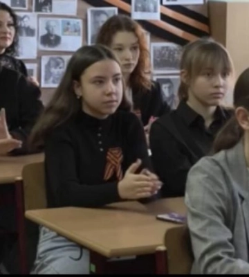 И все смешалось, кони люди - рашисты в Мелитополе объединили героев войны и фашистов 