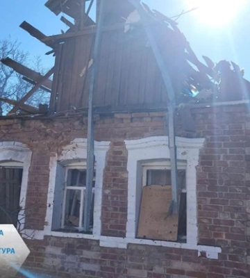 Російські військові обстріляли школу в Авдіївці. Загинула жінка — МВА