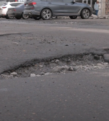 Конкурс найбільших ям на дорогах Полтави