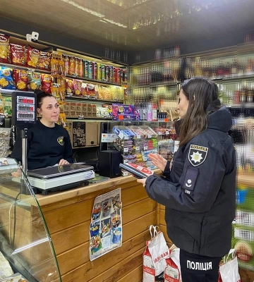У Гощі поліція попередила продавців про заборону продажу цигарок та спиртного