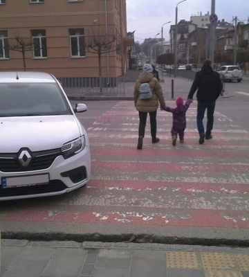 Топ-5 автохамів тижня: у Дніпрі евакуювали 100 автівок на штрафмайданчик